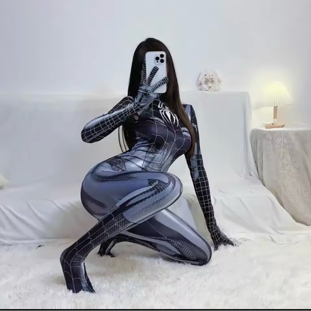 Spiderman cosplay for women
